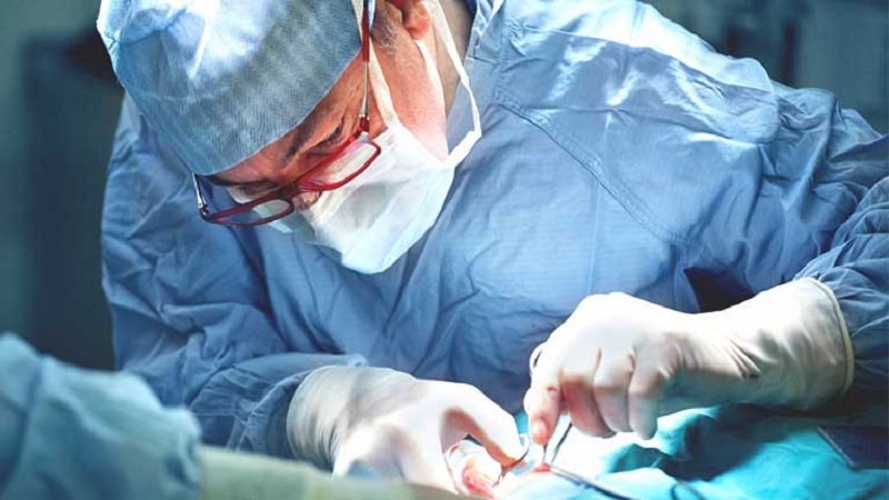 عمل جراحی فیستول